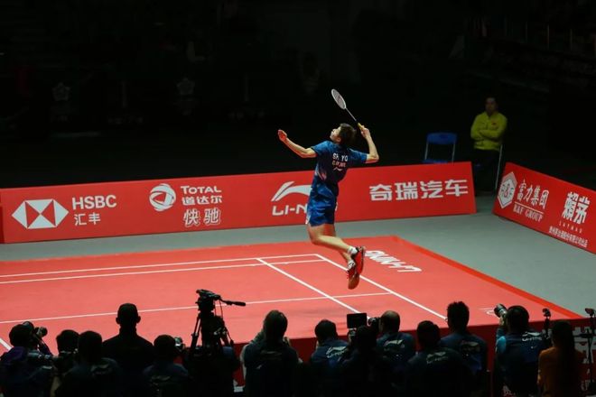 中国队险胜印度队，辛杜统治全场