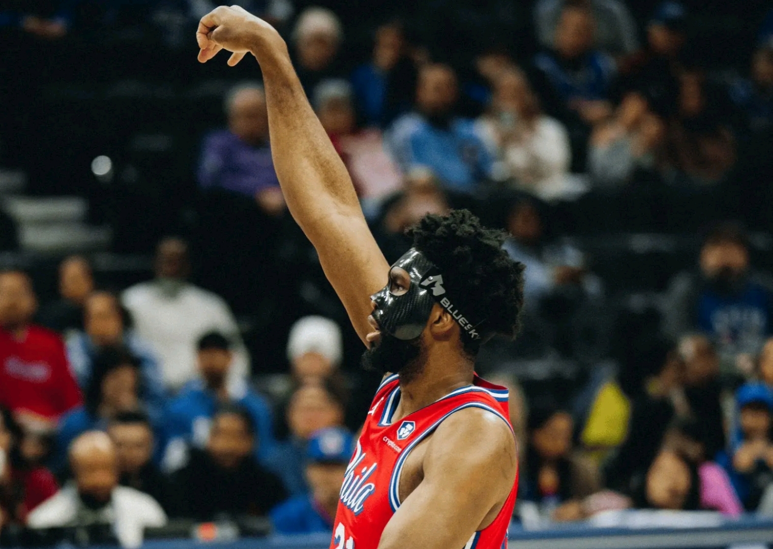 76人逆转魔术，恩比德统治全场