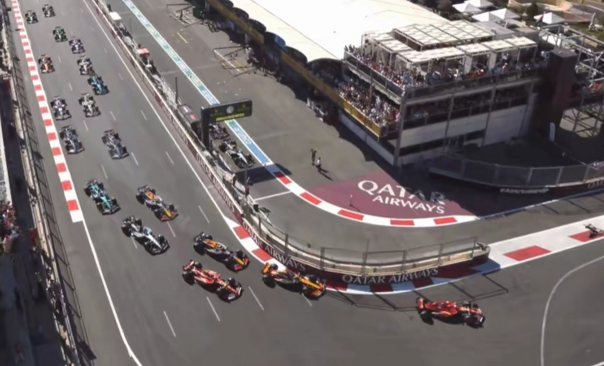 雷诺车队翻盘红牛车队，佩雷兹统治全场