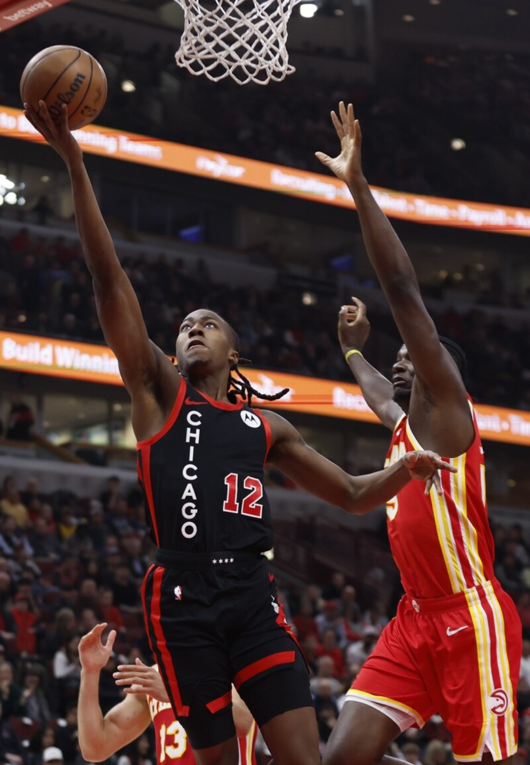 公牛完胜步行者，德罗赞统治全场