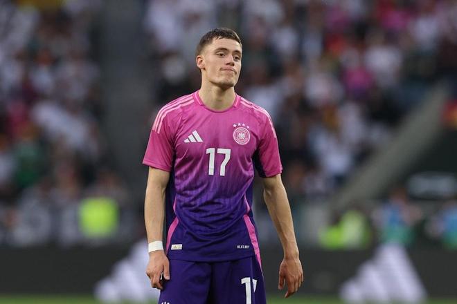 德甲新星球员异军突起被看好成为球队支柱 德甲新星球员异军突起被看好成为球队支柱