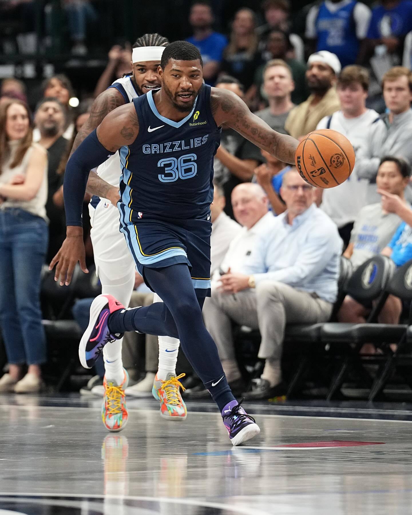 独行侠横扫灰熊，福克斯惊艳世界