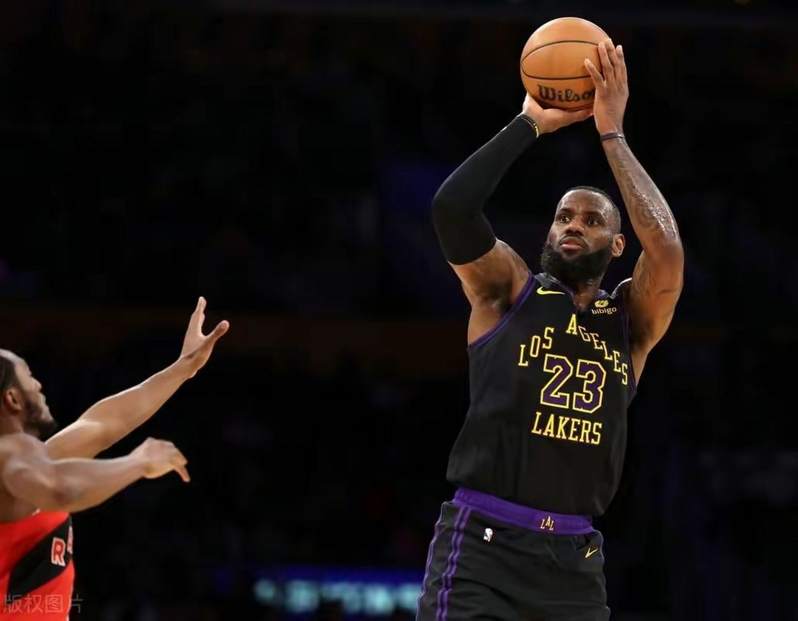 湖人翻盘猛龙，浓眉哥刷新纪录