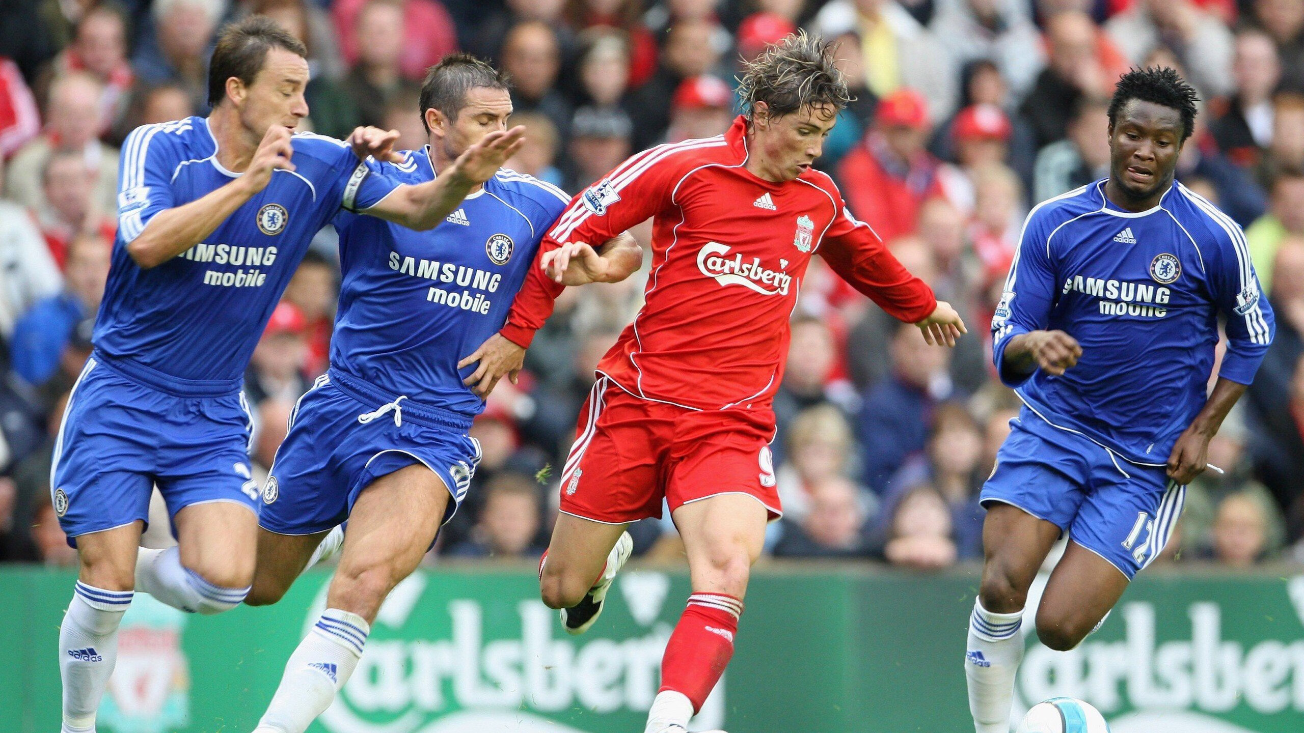 绿茵场外的逆转传奇，当英超争冠焦点战遇上山西队的篮球奇迹